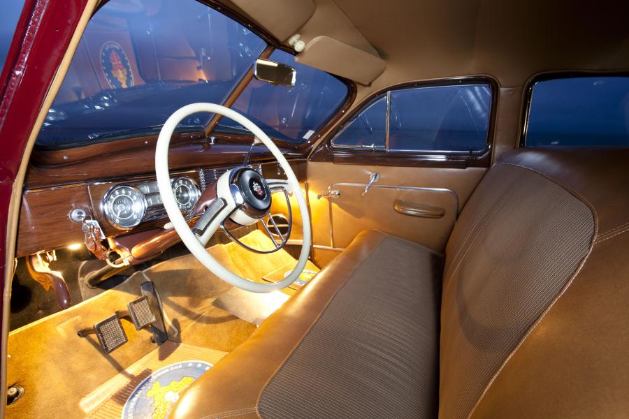  Packard Standard Eight Station Sedan 1948 года  (фото 28 из 36)